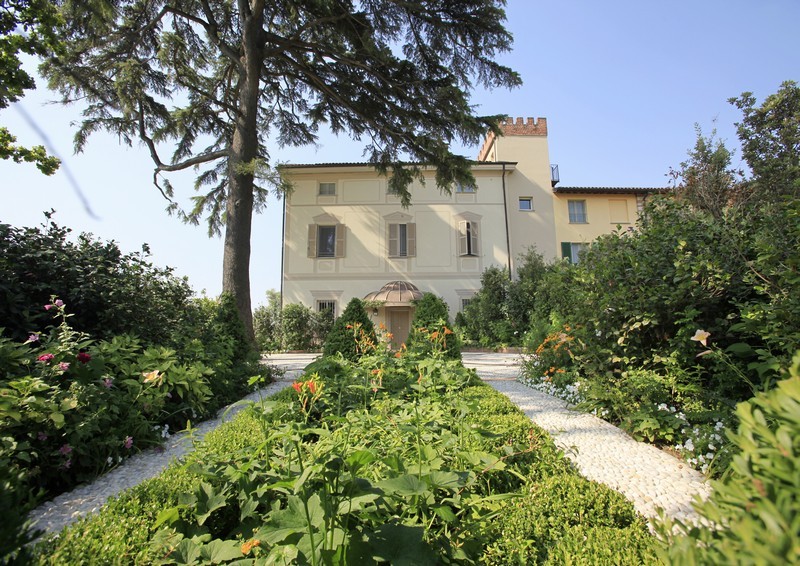 Una casa padronale trasformata in una villa prestigiosa - Giardini