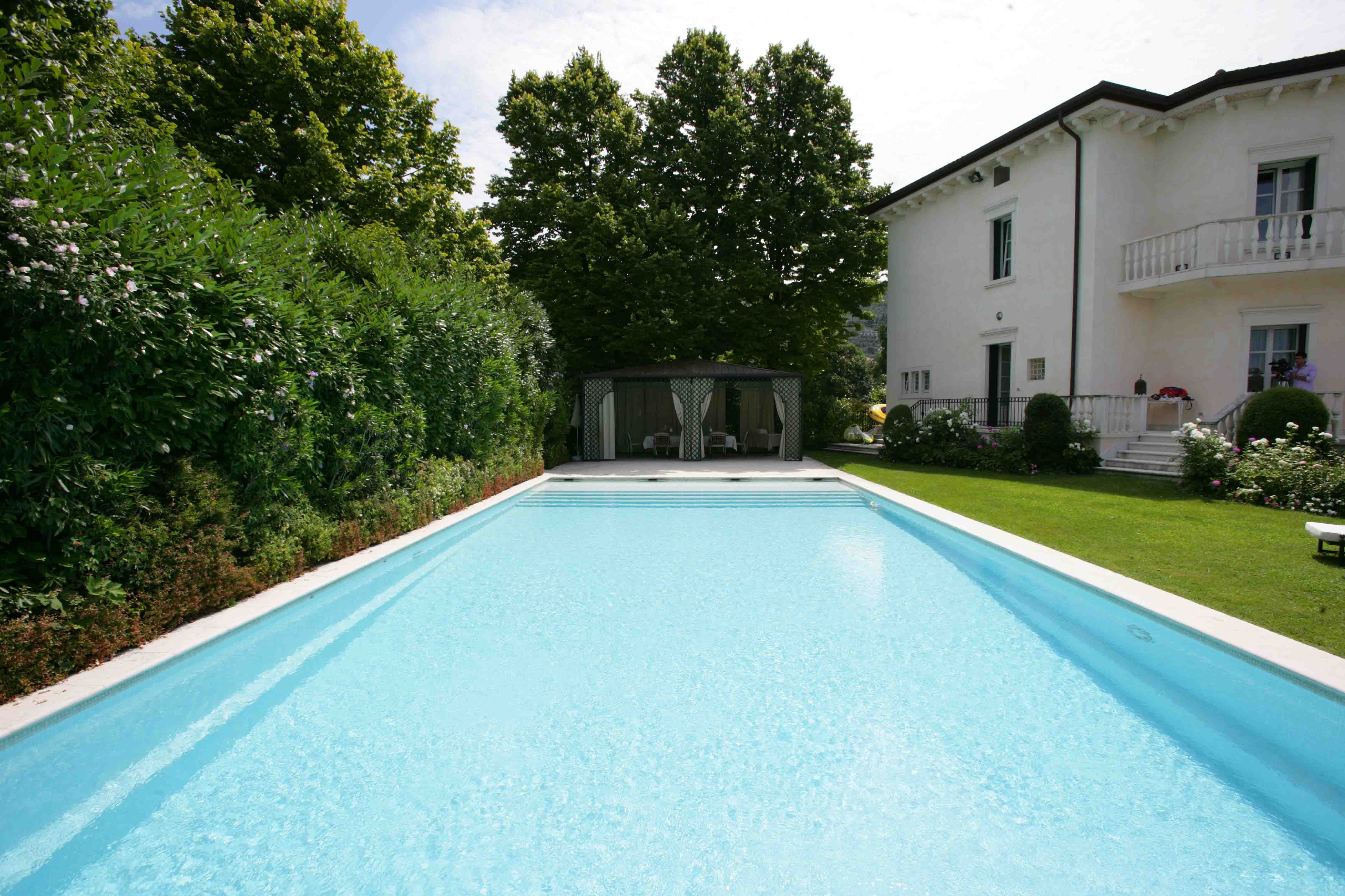 Elegant private swimming pool - استخر های شنا