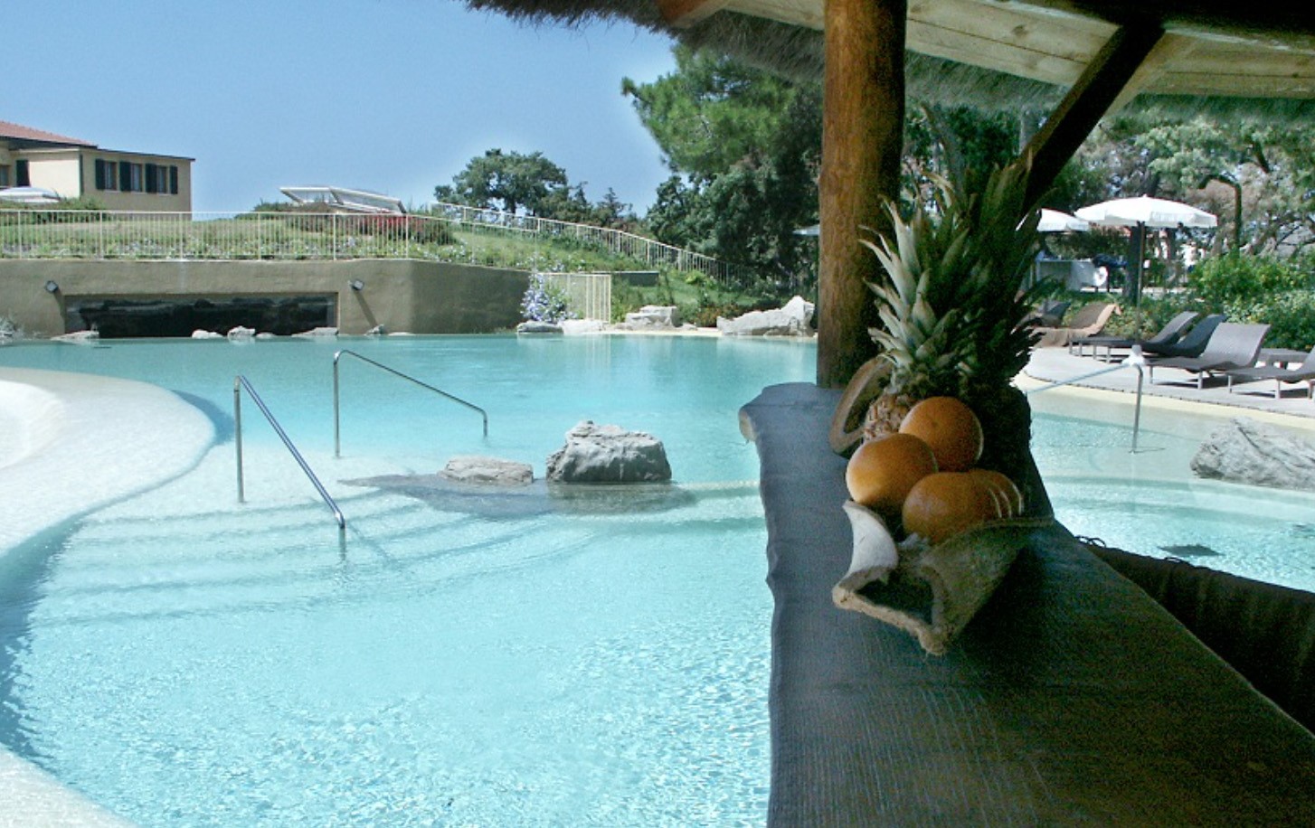 The swimming pools for the Tombolo Hotel - استخر های شنا