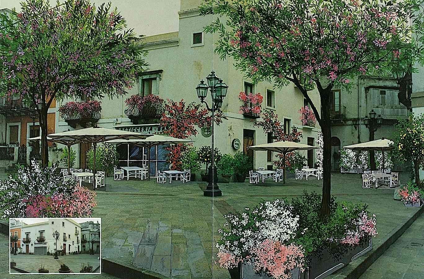 The gardens of the historical center - Taormina - Italy - فضاهای عمومی و شهربازی ها